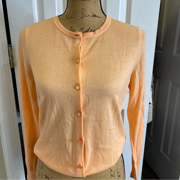 ✨NEW J.CREW FRONT BUTTONED UP SOFT CARDIGAN SWEATER  SZ.Small NWT - Picture 3 of 5